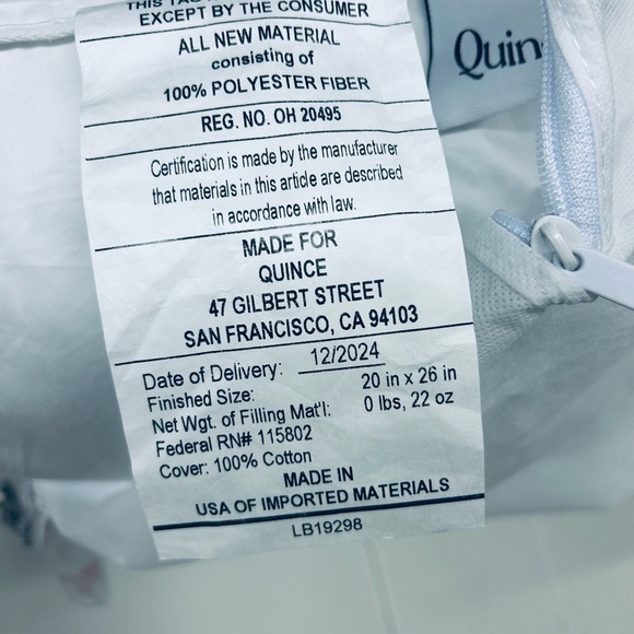 NWOT QUINCE Premium Down Alternative Pillow Soft Standard 4044 - Picture 9 of 11